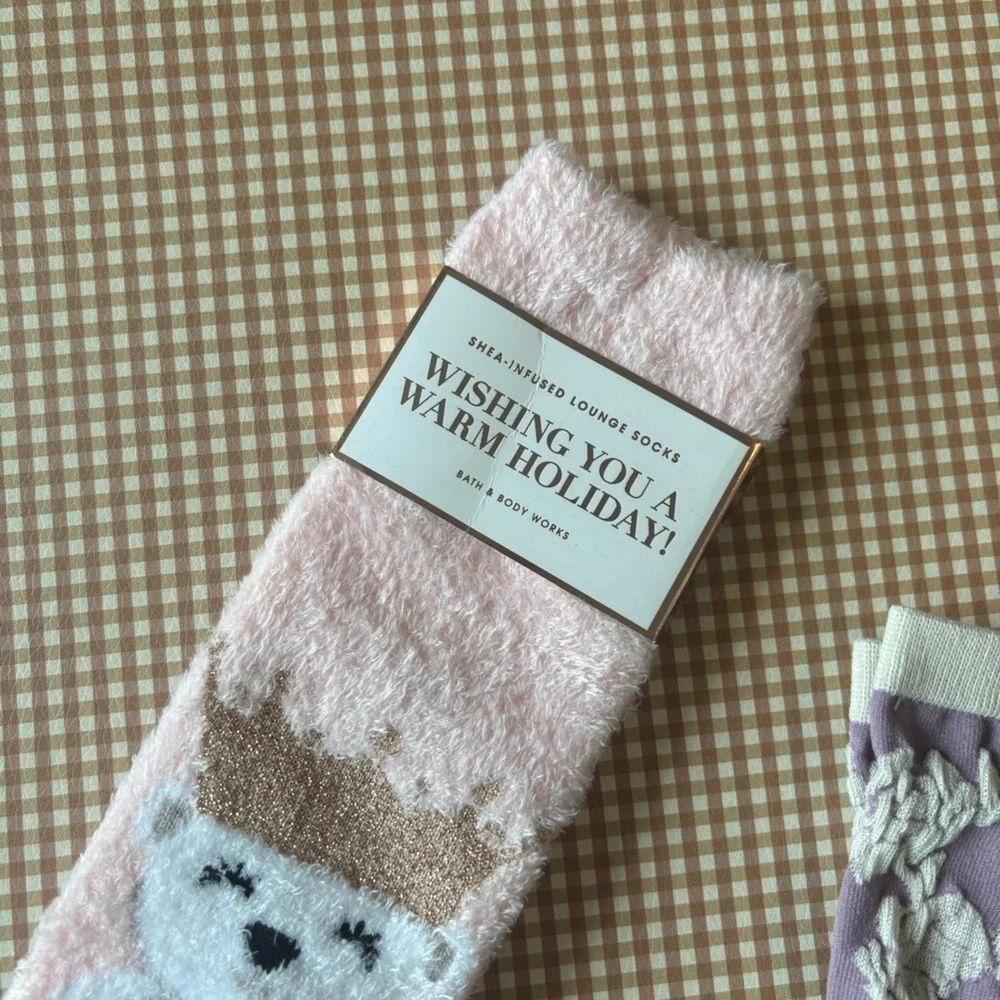Bath & Body works lounge socks + unbranded socks.‎ One size. NEW